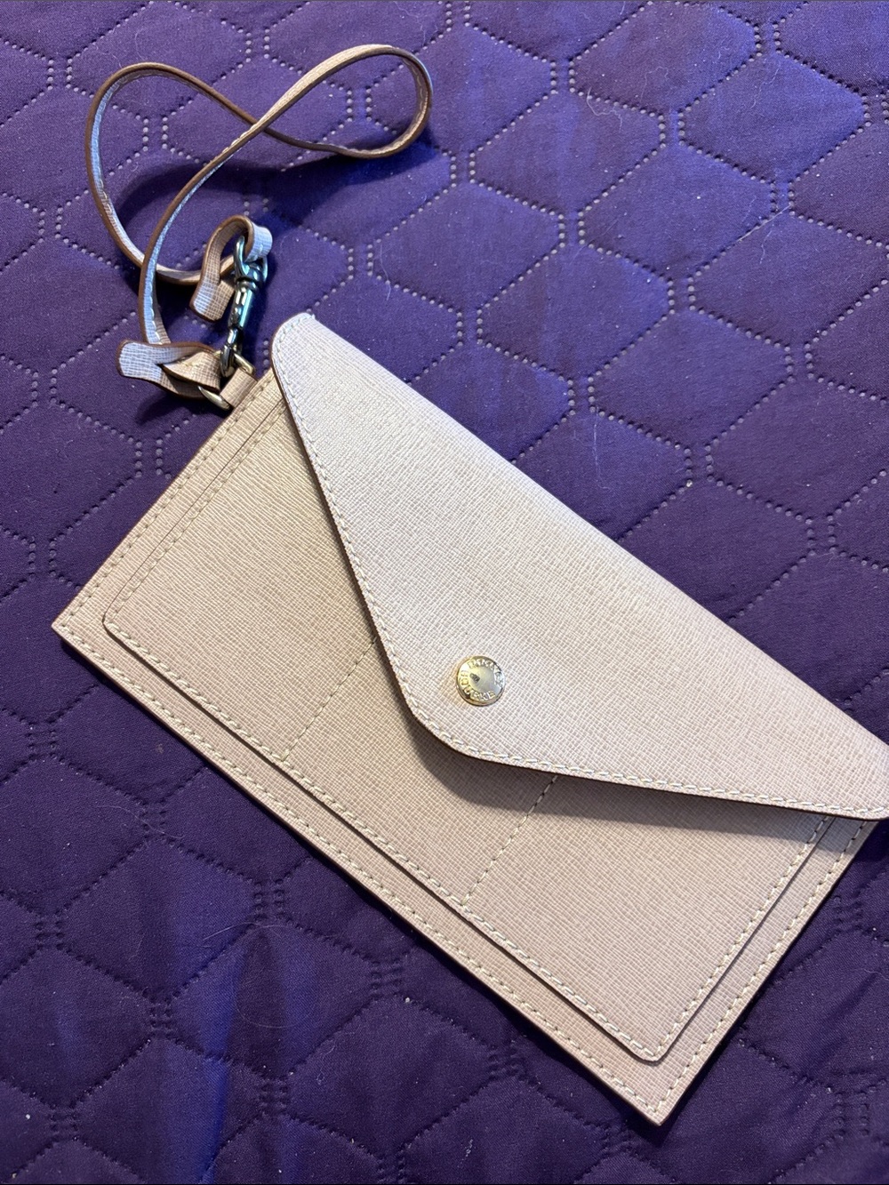 NEW ..Dooney & Bourke Textured Envelope Wristlet in a taupe color